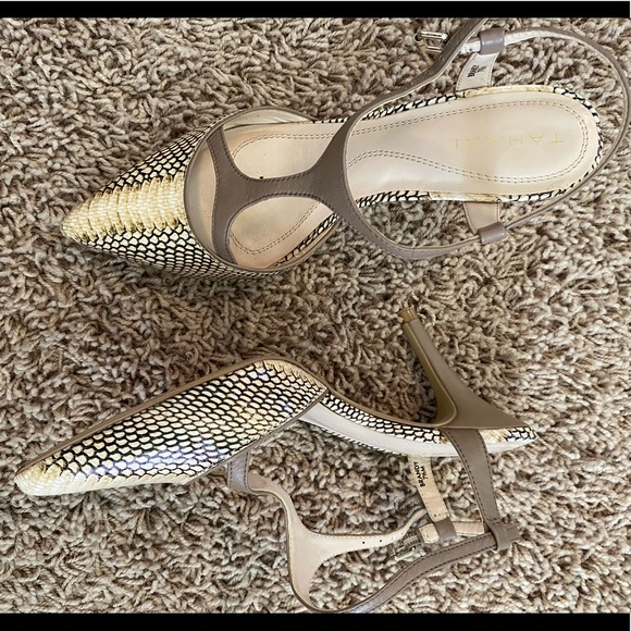 Tahari snake skin T-straps - Picture 6 of 6